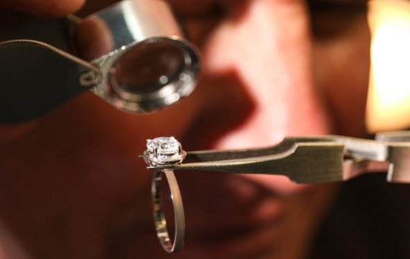 What You Should Know Before Selling Fine Jewelry Online or In-Person